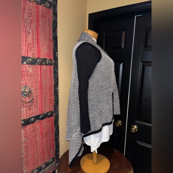 Colour works. Small cardigan. Long sleeve. - Picture 5 of 10